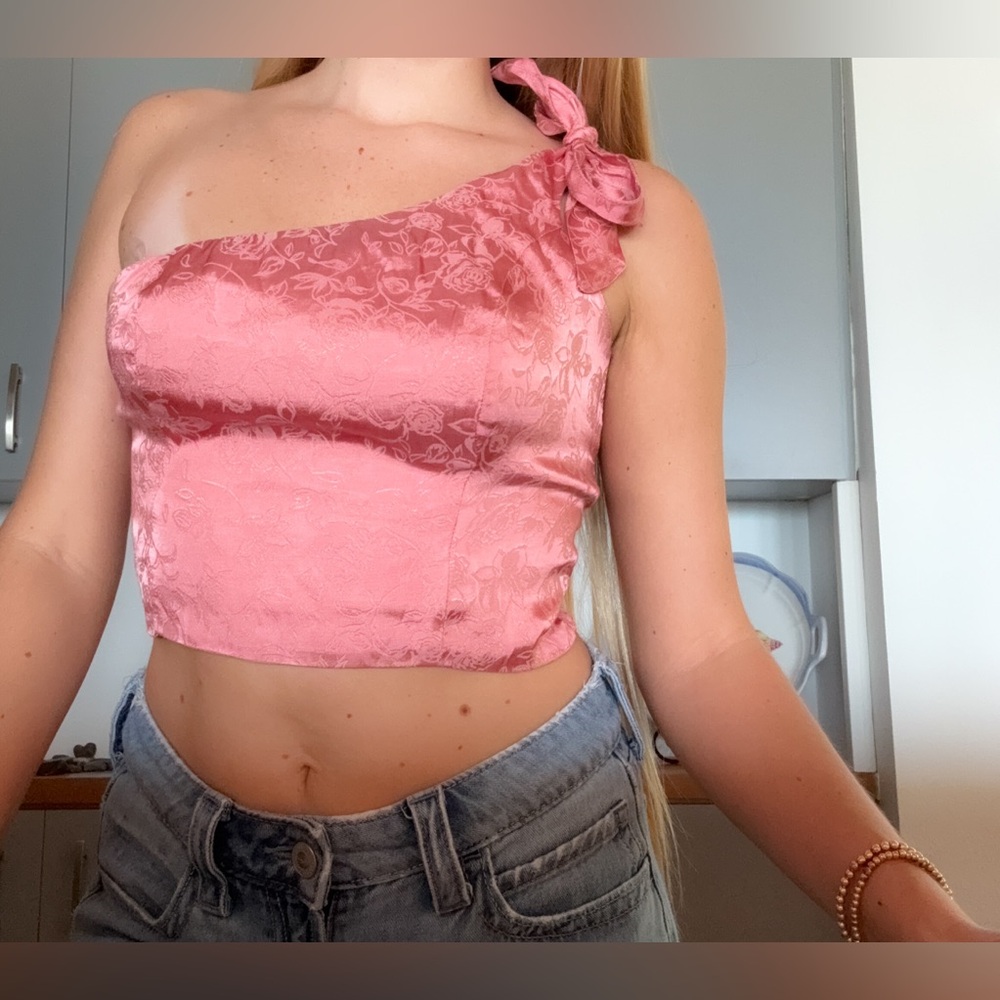 shore brand one shoulder lil tank
